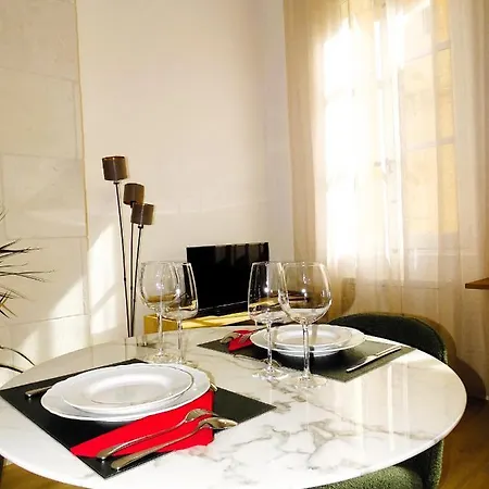 Augustins Fountain Cosy Aix Centre Historique A 3 Minutes De Cours Mirabeau -wifi-smart Tv-rue Calme * Экс-ан-Прованс